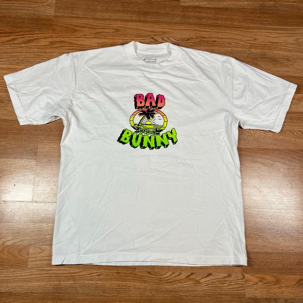 Official 2022‎ Bad Bunny Un Verano Sin Ti World’s Hottest Tour White Shirt Large